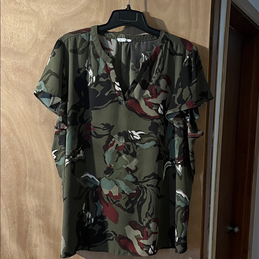 Maurices Green Camouflage V-Neck Blouse